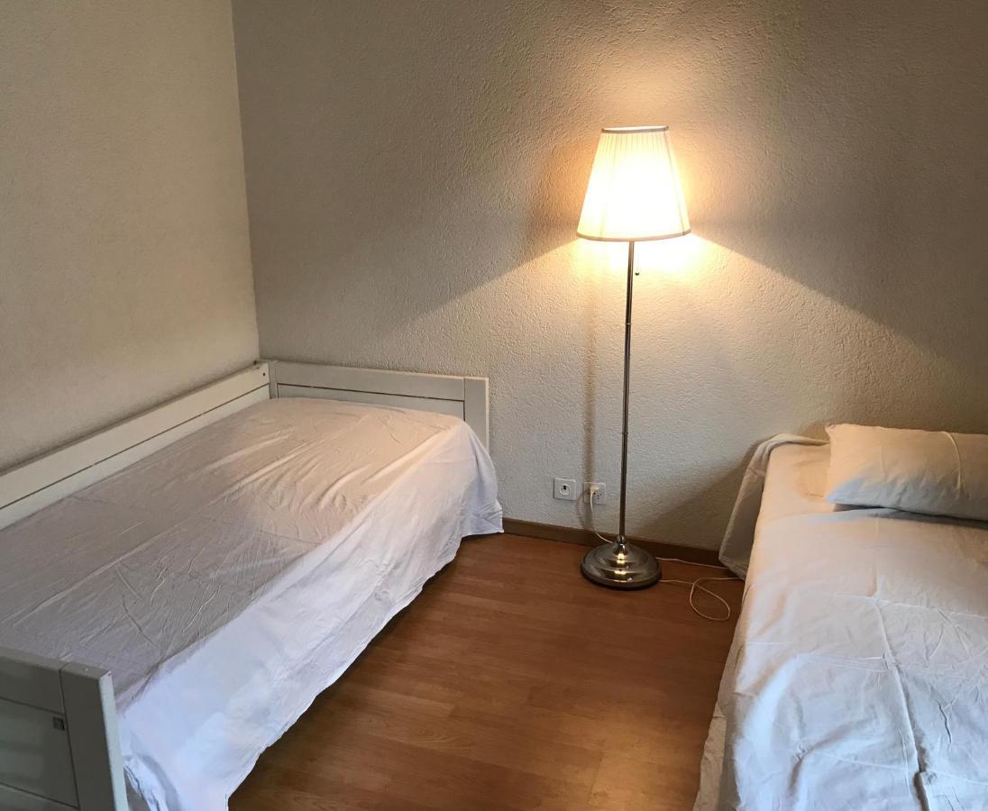 Appartamento Simple Flat 72 M2 In The Centre Of Burgdorf With Private Parking Esterno foto