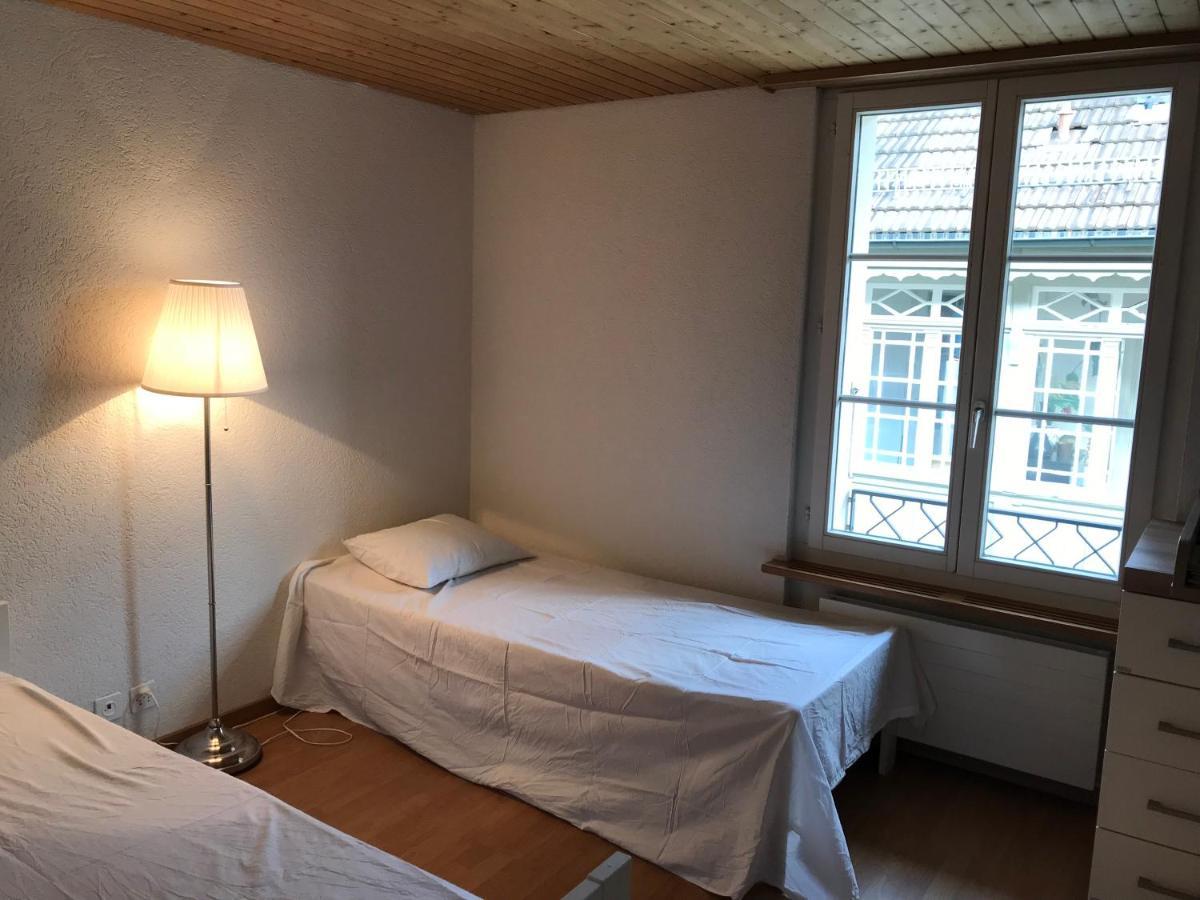 Appartamento Simple Flat 72 M2 In The Centre Of Burgdorf With Private Parking Esterno foto
